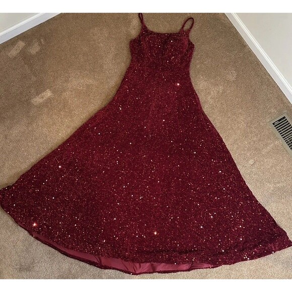 🌹 Luxe Red Sequin Evening Gown | Formal Gala Prom Dress | Size 14 - Picture 6 of 16